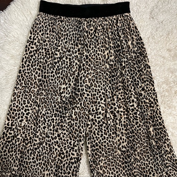 Zara Leopard Pleated Pants - Picture 3 of 3
